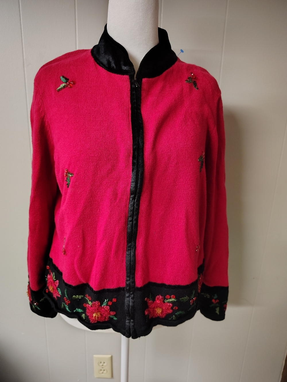 Vintage Tiara International Embroidered Zip-Front Sweater size XL